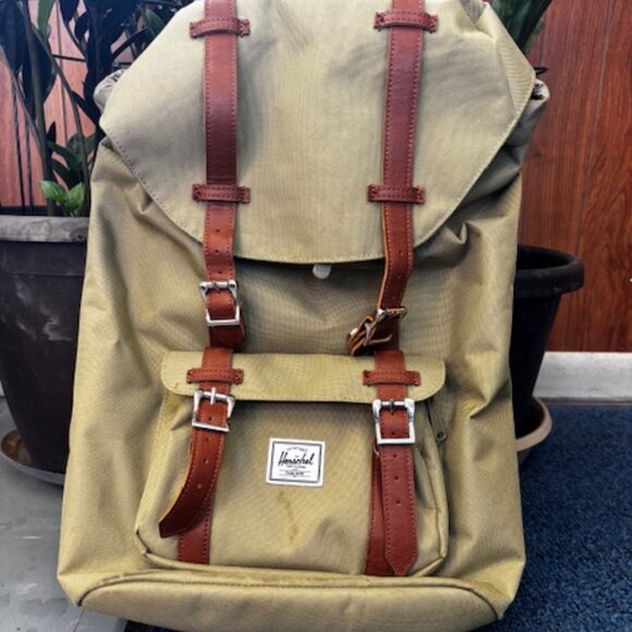 Herschel Supply Co. Handbags - Herschel Supply Co. Little America - Khaki